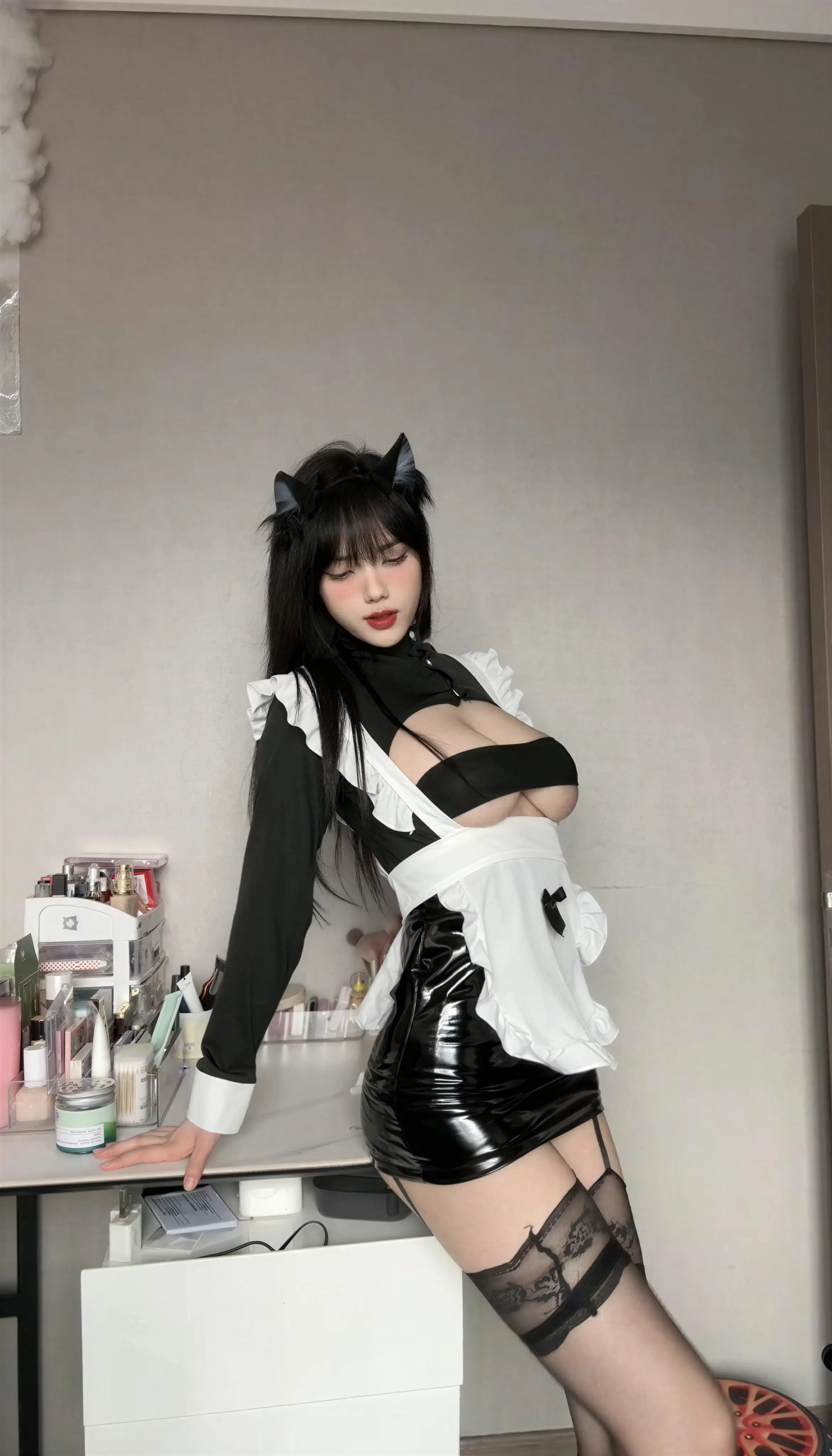 琳铛 – 激情女仆情趣装 28P